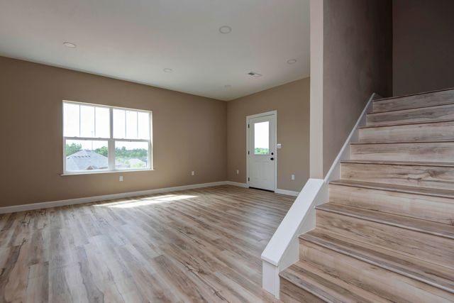 2101 N 26th Street, Ozark, MO 65721