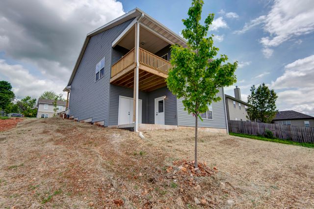 2101 N 26th Street, Ozark, MO 65721