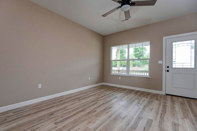 2101 N 26th Street, Ozark, MO 65721