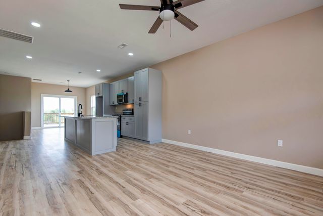 2101 N 26th Street, Ozark, MO 65721