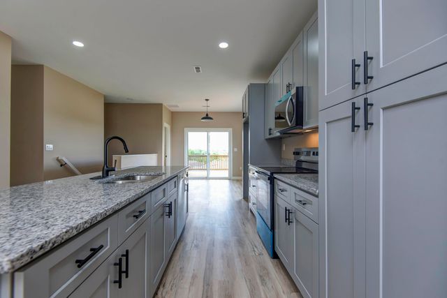 2101 N 26th Street, Ozark, MO 65721