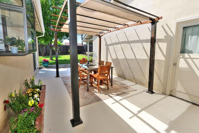 7223 Carriage Dr, Citrus Heights, CA 95621