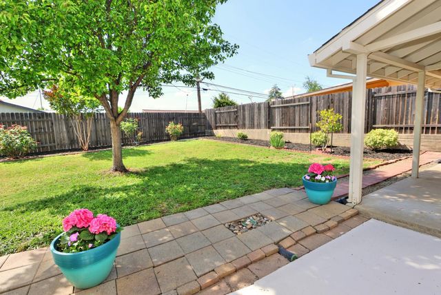 7223 Carriage Dr, Citrus Heights, CA 95621