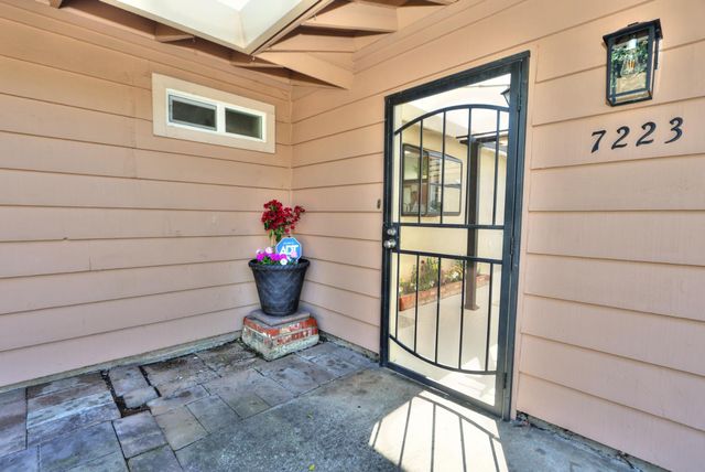 7223 Carriage Dr, Citrus Heights, CA 95621