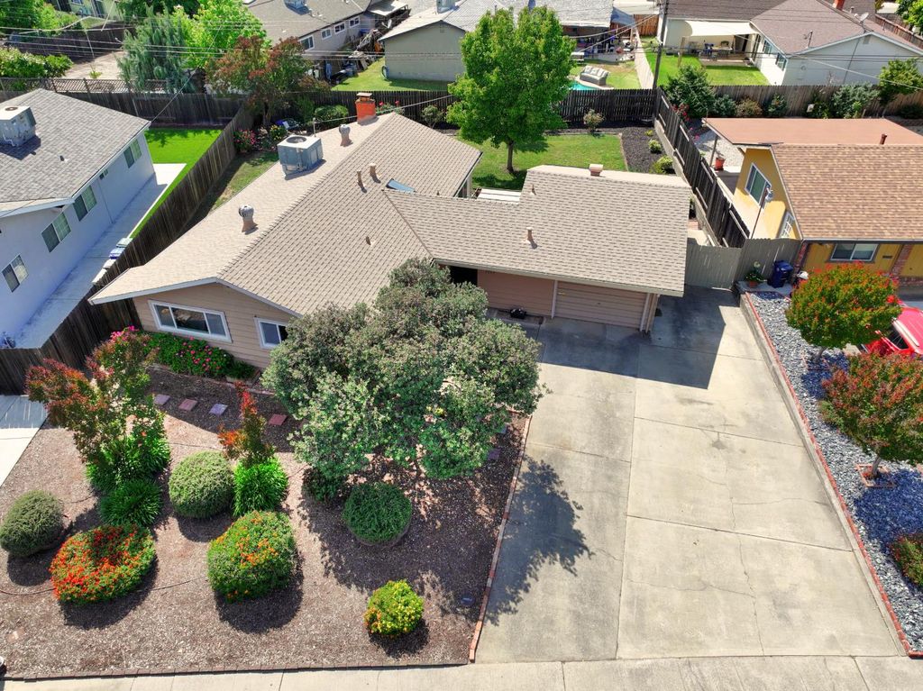 7223 Carriage Dr, Citrus Heights, CA 95621