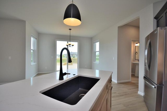 641 Standing Stone DRIVE, Waukesha, WI 53189