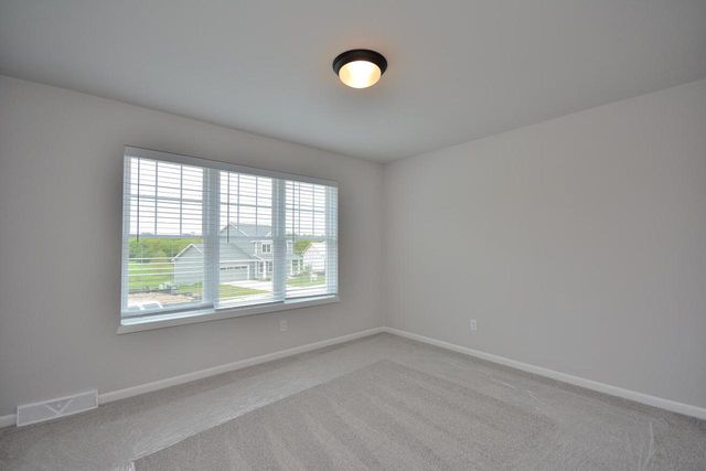 641 Standing Stone DRIVE, Waukesha, WI 53189