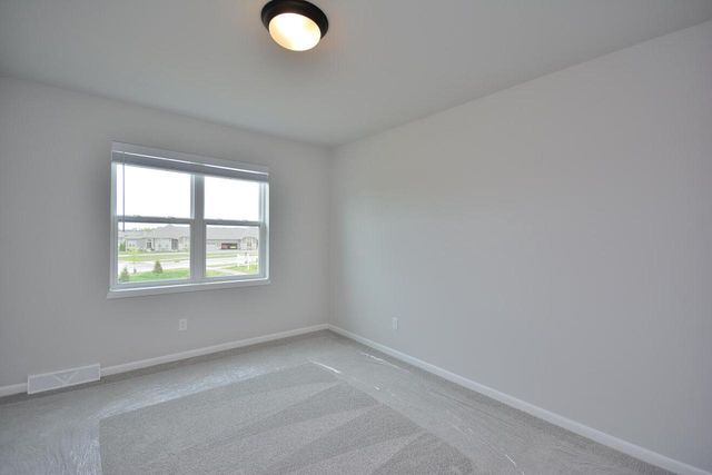 641 Standing Stone DRIVE, Waukesha, WI 53189