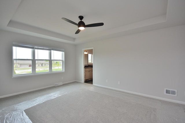 641 Standing Stone DRIVE, Waukesha, WI 53189