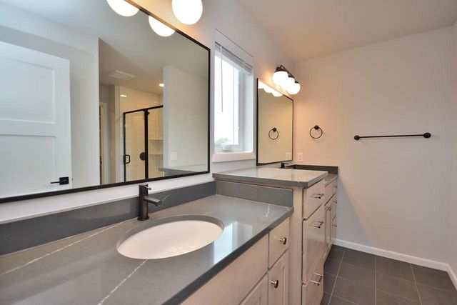 641 Standing Stone DRIVE, Waukesha, WI 53189