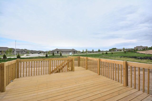 641 Standing Stone DRIVE, Waukesha, WI 53189