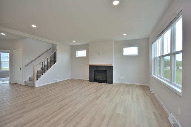 641 Standing Stone DRIVE, Waukesha, WI 53189