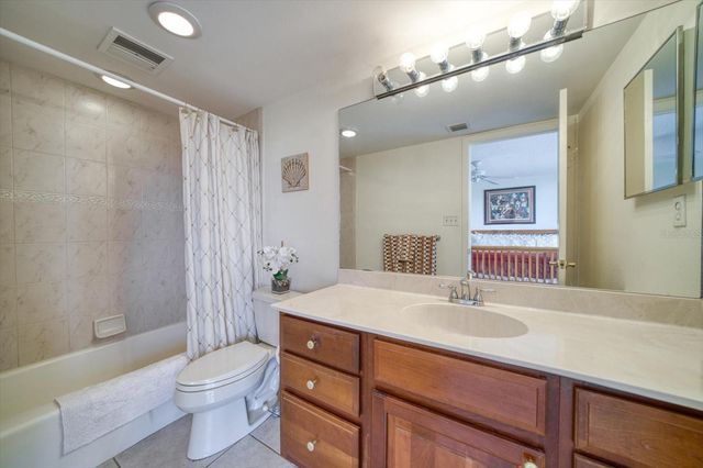 7600 BAYSHORE DRIVE 202, Treasure Island, FL 33706