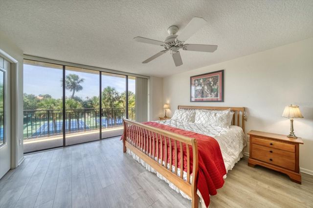 7600 BAYSHORE DRIVE 202, Treasure Island, FL 33706