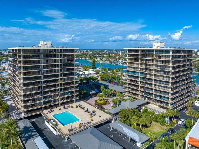 7600 BAYSHORE DRIVE 202, Treasure Island, FL 33706