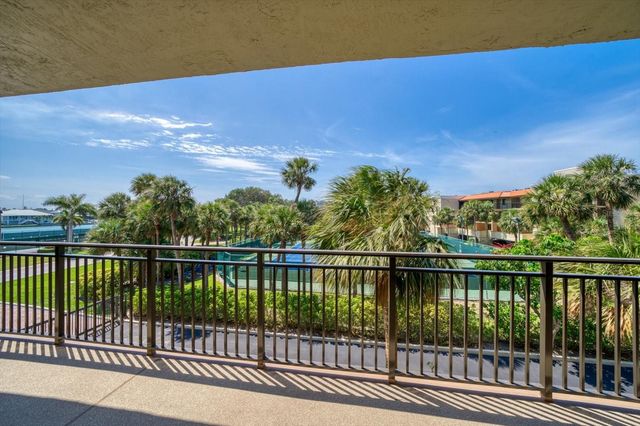 7600 BAYSHORE DRIVE 202, Treasure Island, FL 33706