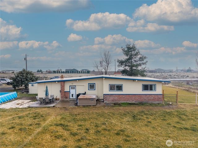 3416 Road 20 NE, Soap Lake, WA 98851