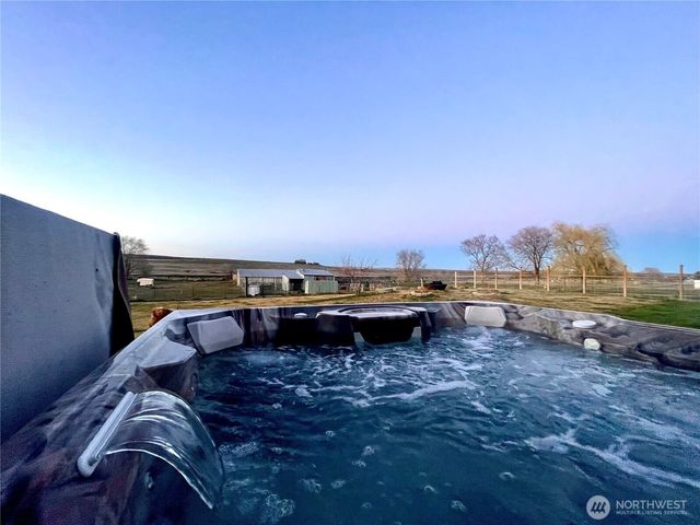 3416 Road 20 NE, Soap Lake, WA 98851