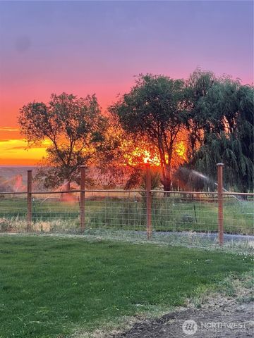 3416 Road 20 NE, Soap Lake, WA 98851