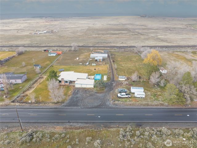 3416 Road 20 NE, Soap Lake, WA 98851