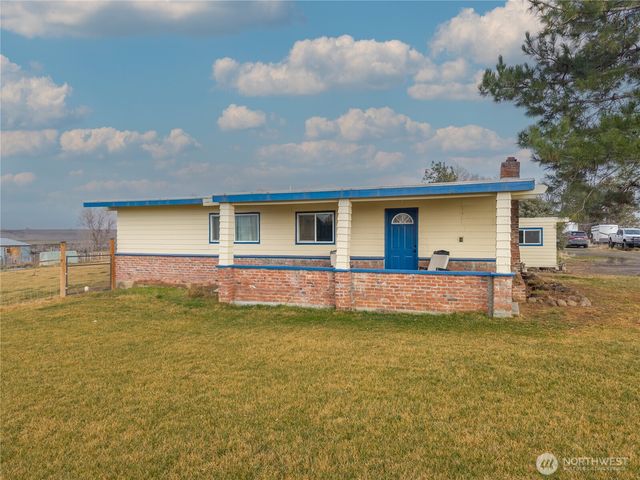 3416 Road 20 NE, Soap Lake, WA 98851