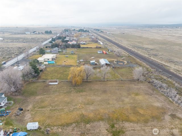 3416 Road 20 NE, Soap Lake, WA 98851