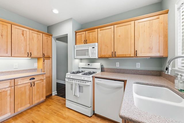 808 E Lake Forest AVENUE, Whitefish Bay, WI 53217