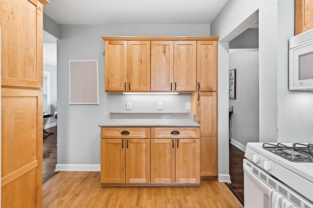 808 E Lake Forest AVENUE, Whitefish Bay, WI 53217