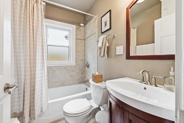 808 E Lake Forest AVENUE, Whitefish Bay, WI 53217