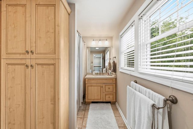 808 E Lake Forest AVENUE, Whitefish Bay, WI 53217
