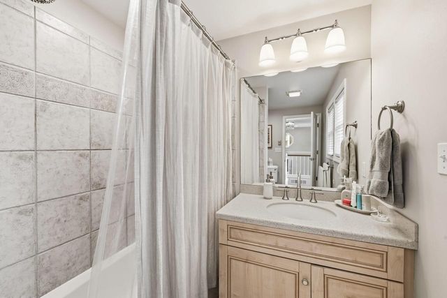808 E Lake Forest AVENUE, Whitefish Bay, WI 53217