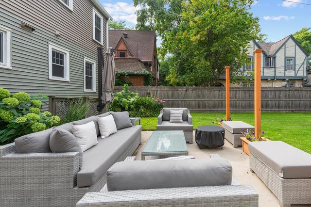 808 E Lake Forest AVENUE, Whitefish Bay, WI 53217