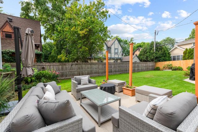 808 E Lake Forest AVENUE, Whitefish Bay, WI 53217