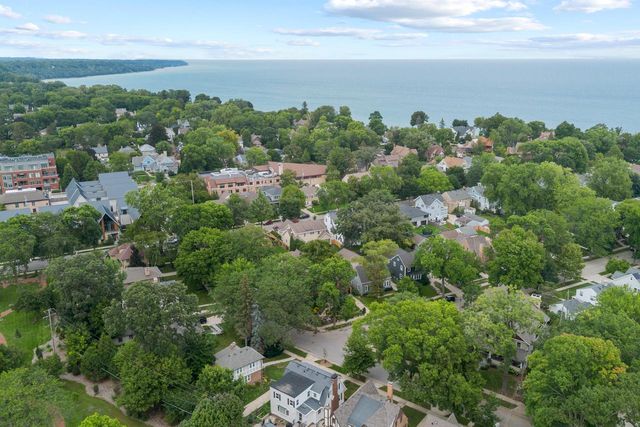 808 E Lake Forest AVENUE, Whitefish Bay, WI 53217