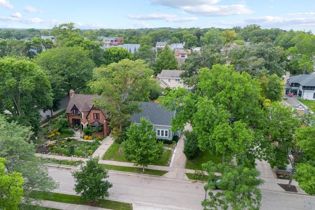 808 E Lake Forest AVENUE, Whitefish Bay, WI 53217
