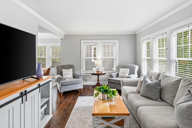 808 E Lake Forest AVENUE, Whitefish Bay, WI 53217