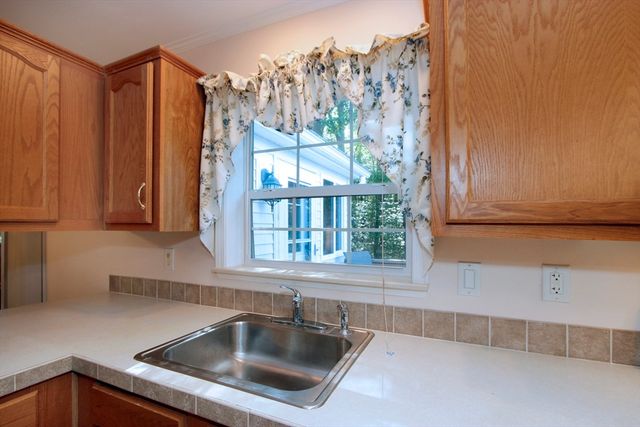 507 Crystal Way, Middleboro, MA 02346