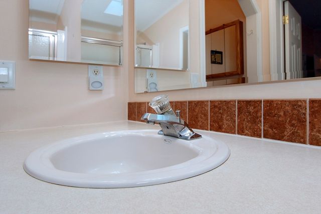 507 Crystal Way, Middleboro, MA 02346