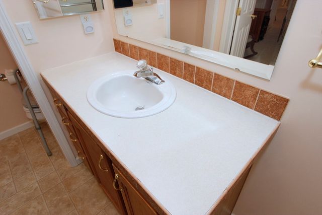 507 Crystal Way, Middleboro, MA 02346