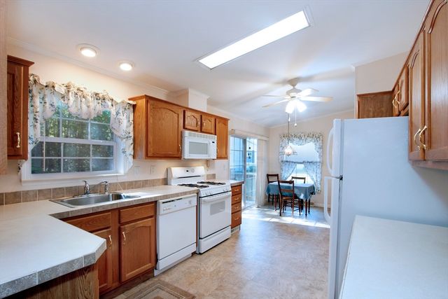 507 Crystal Way, Middleboro, MA 02346
