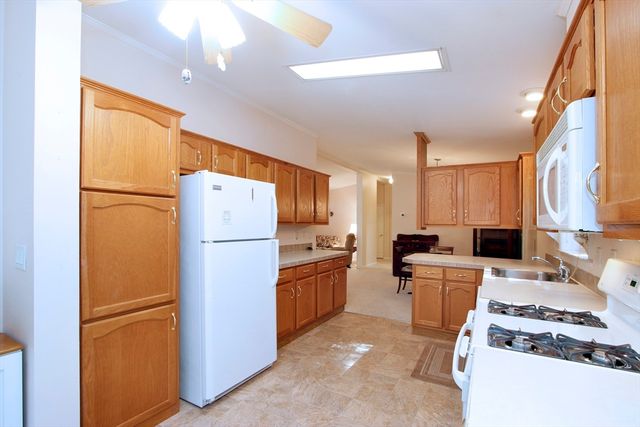 507 Crystal Way, Middleboro, MA 02346