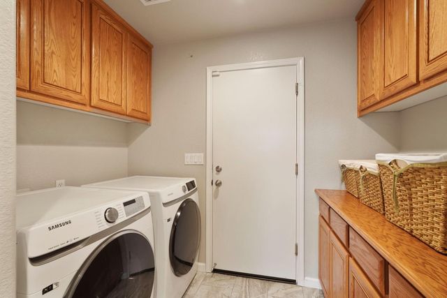 2043 Derrick Ave, Manteca, CA 95337