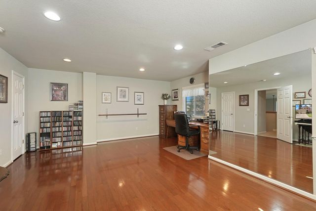 2043 Derrick Ave, Manteca, CA 95337