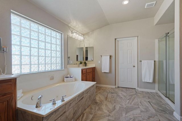 2043 Derrick Ave, Manteca, CA 95337