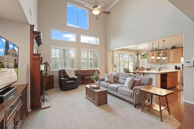 2043 Derrick Ave, Manteca, CA 95337