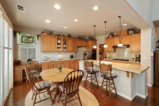 2043 Derrick Ave, Manteca, CA 95337