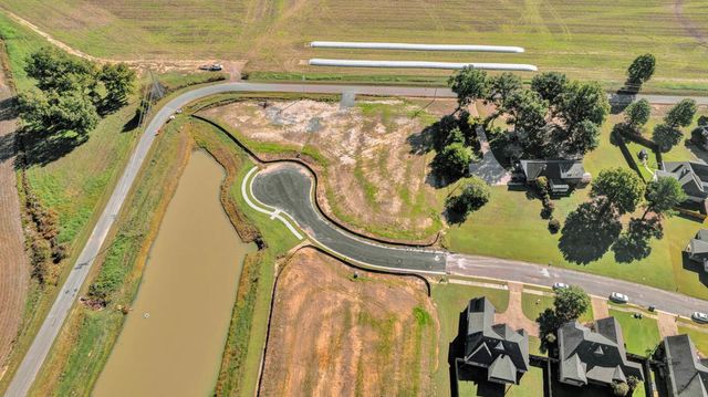 16 AZALEA DR, Somerville, TN 38068