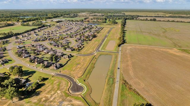 16 AZALEA DR, Somerville, TN 38068