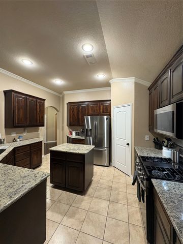 404 Brookhollow Lane, Saginaw, TX 76131