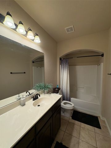 404 Brookhollow Lane, Saginaw, TX 76131